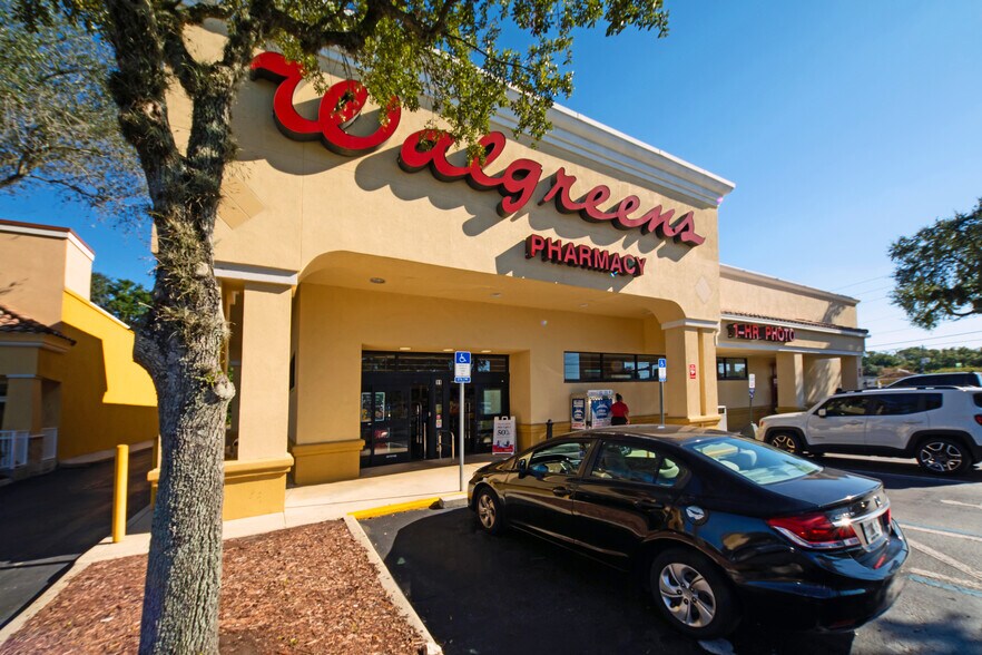 More Photos Of 11-55 University Blvd N, Jacksonville Unknown For Lease