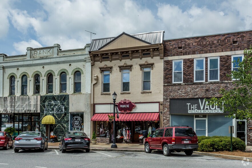 Primary Photo Of 116 S Main St, Tuscumbia Storefront For Lease