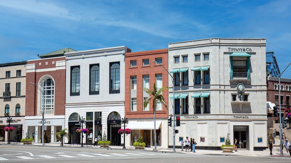 Primary Photo Of 202-270 N Rodeo Dr, Beverly Hills Storefront For Lease