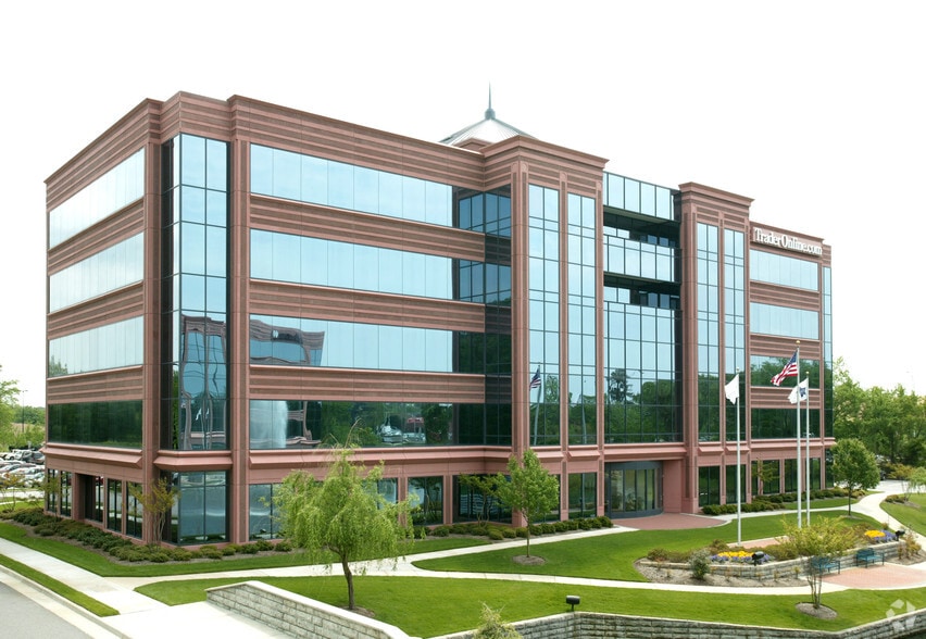 More Photos Of 272 Bendix Rd, Virginia Beach Unknown For Lease