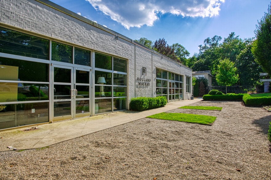 More Photos Of 345 Peachtree Hills Ave NE, Atlanta Research And Development For Lease