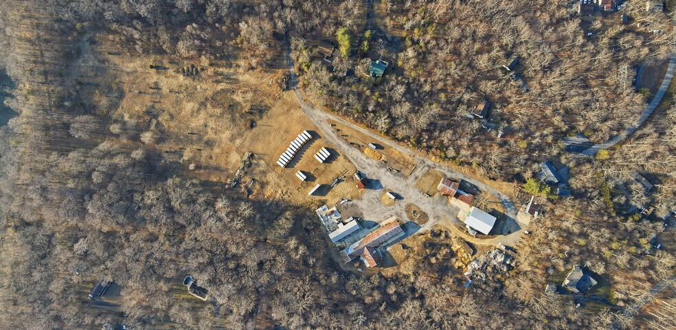 More Photos Of 1341-1351 W Central Ave, Davidsonville Warehouse For Lease