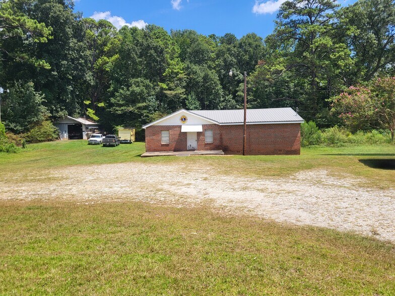More Photos Of 2123 S Phillips Rd, Lanett Flex For Sale