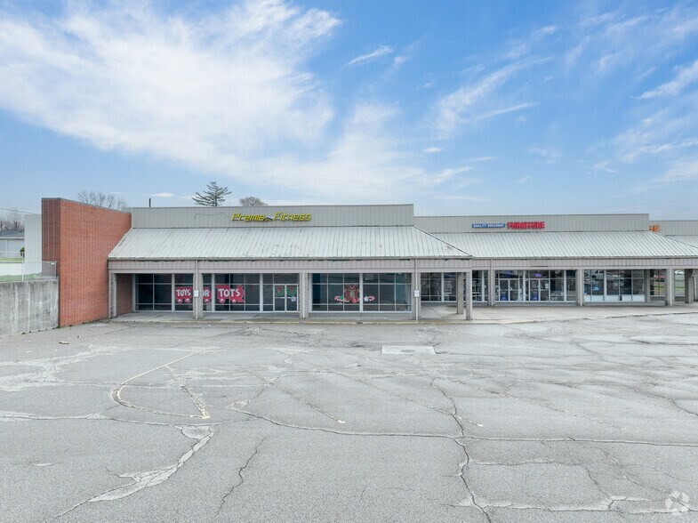 More Photos Of 415-659 S Breiel Blvd, Middletown Storefront For Lease