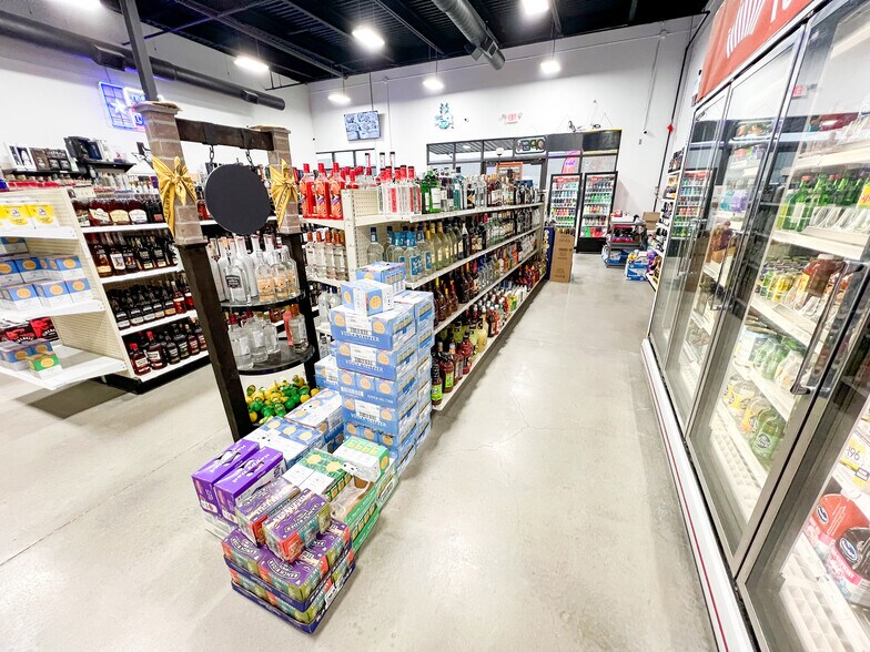 More Photos Of 6409 N Big Spring St, Midland Storefront For Sale