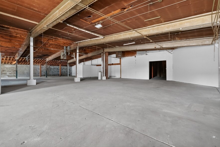 More Photos Of 806 Ramseur St, Durham Warehouse For Lease