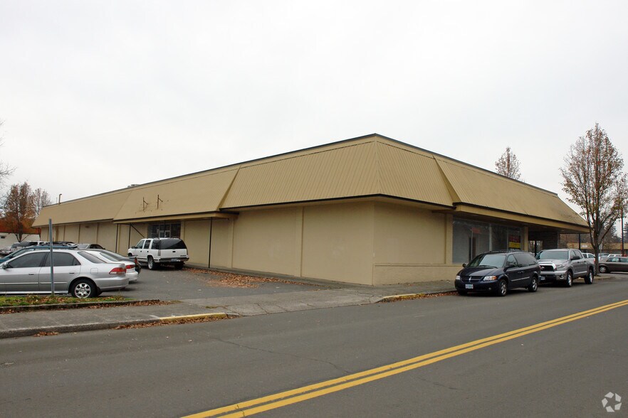 More Photos Of 211 NE Roberts Ave, Gresham Freestanding For Sale