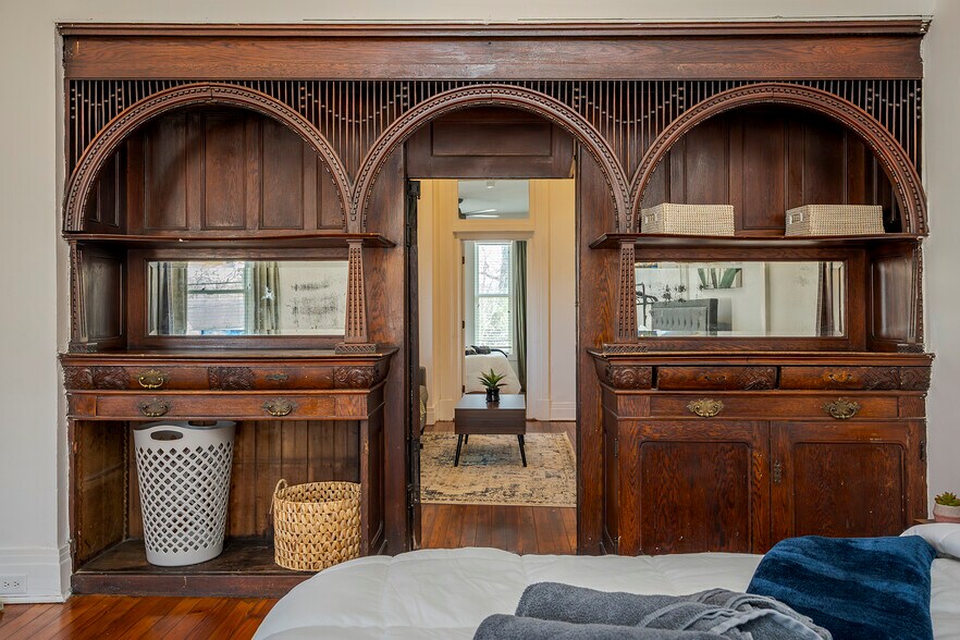 More Photos Of 199 E Loudon Ave, Lexington Office Residential For Sale