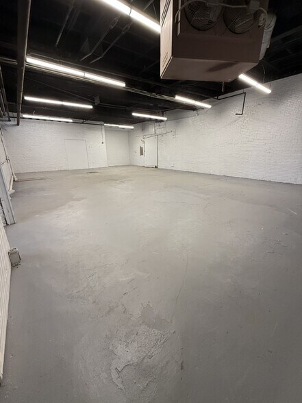 More Photos Of 29 Crown St, Nashua Manufacturing For Lease