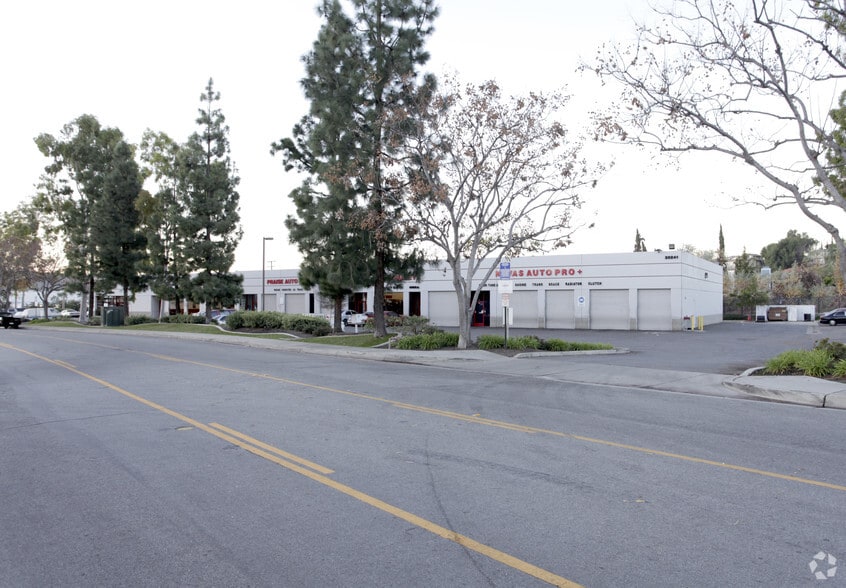 More Photos Of 20241 E Valley Blvd, Walnut Service For Lease