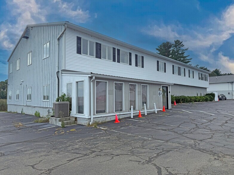 Primary Photo Of 1 Lafayette Rd, Hampton Flex For Sale