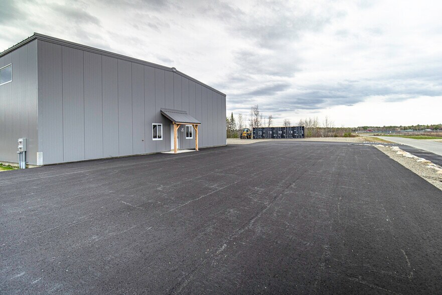 More Photos Of 18 Wing Dr, Argyle Twp Industrial For Lease
