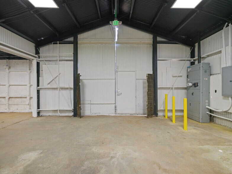 More Photos Of 2215 Randolph St, Huntington Park Manufacturing For Sale