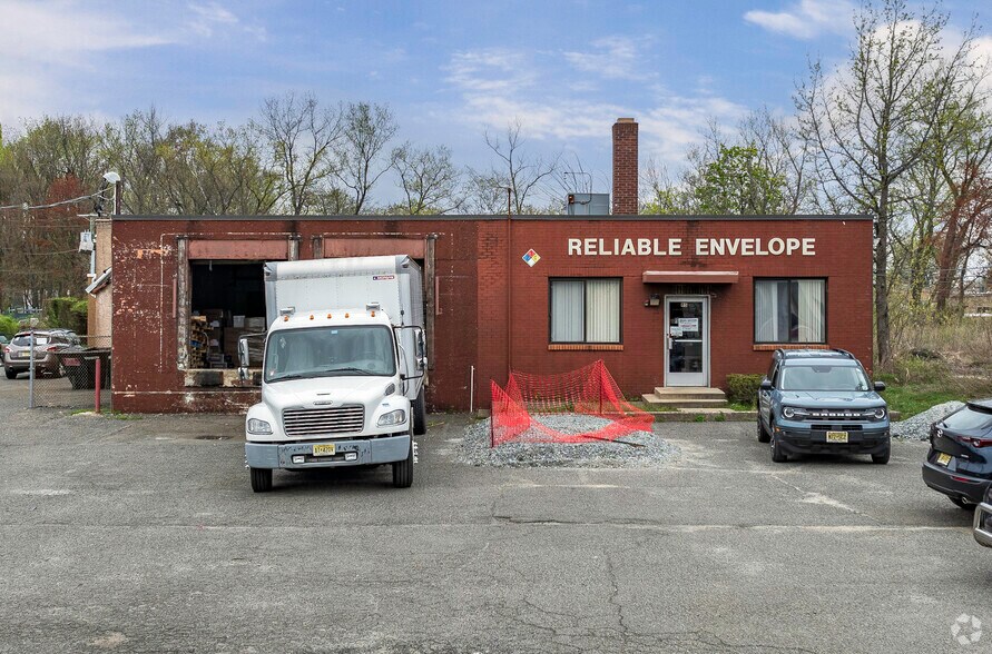 More Photos Of 85 Main Ave, Elmwood Park Manufacturing For Lease