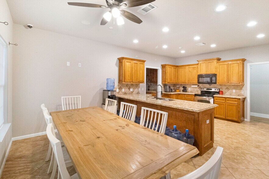 More Photos Of 7899 US Highway 190 W, Livingston Office Residential For Sale