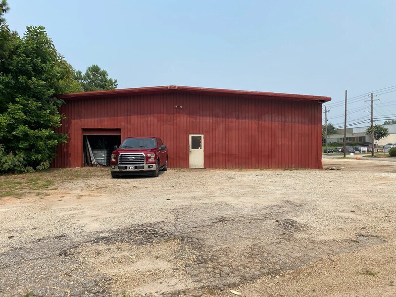 More Photos Of 1629 Roadhaven Dr, Stone Mountain Warehouse For Sale