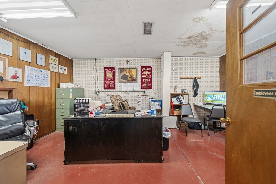 More Photos Of 606 Albert Pike Rd, Hot Springs National Park Freestanding For Sale