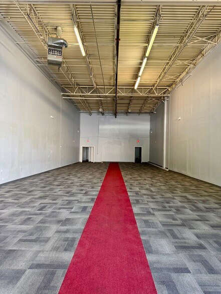 More Photos Of 8390 Terminal Rd, Lorton Flex For Lease
