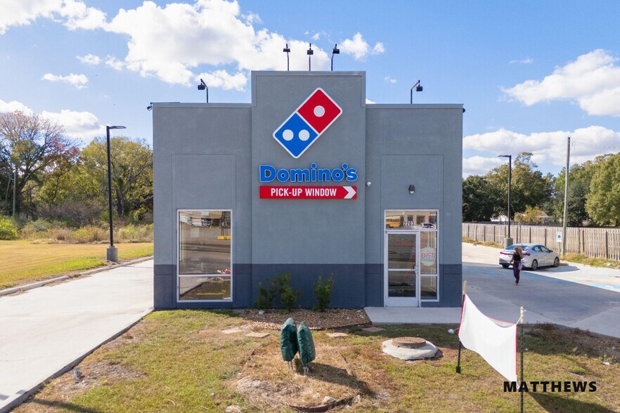 More Photos Of 2203 N Parkerson Ave, Crowley Restaurant For Sale