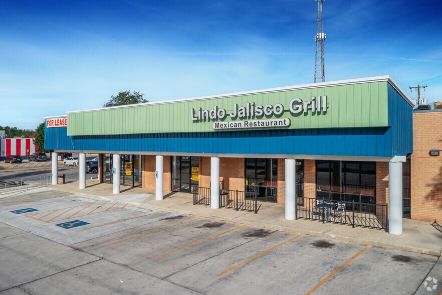 More Photos Of 8434-8498 Fredericksburg Rd, San Antonio Unknown For Lease