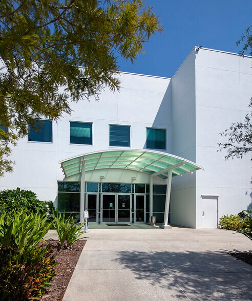 More Photos Of 5701 E Hillsborough Ave, Tampa Office For Lease