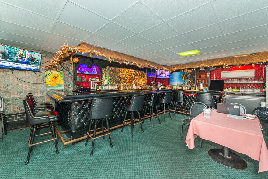 More Photos Of 768 Stuyvesant Ave, Lyndhurst General Retail For Sale