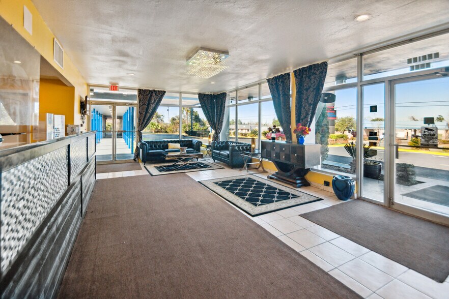 More Photos Of 4655 Highway 90, Marianna Hotel For Sale