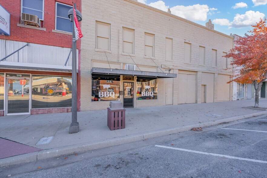 More Photos Of 215 N Washington Ave, Wellington Restaurant For Sale