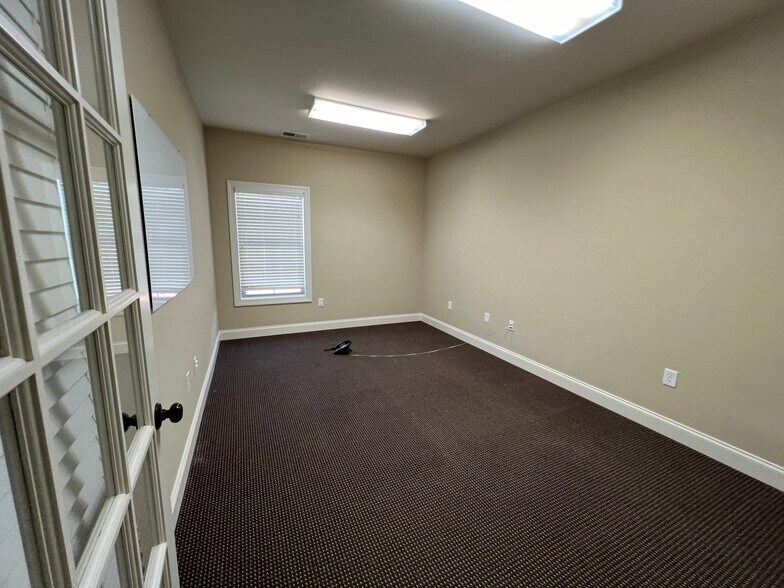 More Photos Of 1995 Skibo Rd, Fayetteville Office For Sale