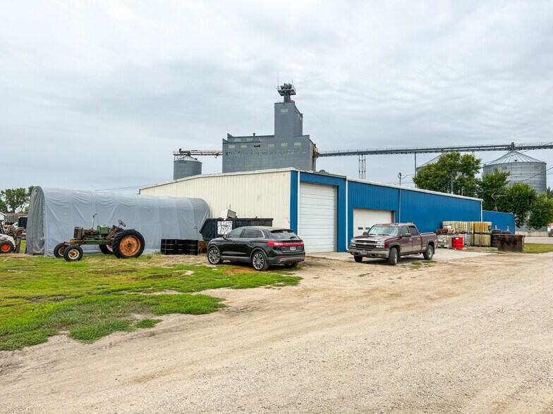 More Photos Of 41 5th Ave S, Kindred Specialty For Sale