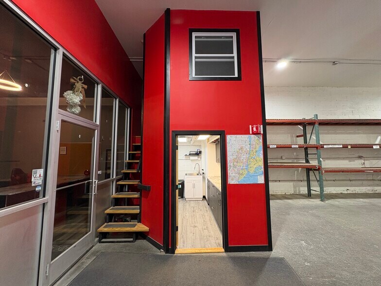 More Photos Of 159 21st St, Brooklyn Warehouse For Sale