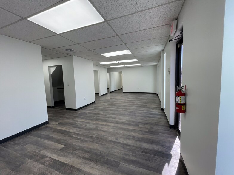More Photos Of 1020-1030 S 86th St, Tampa Manufacturing For Lease