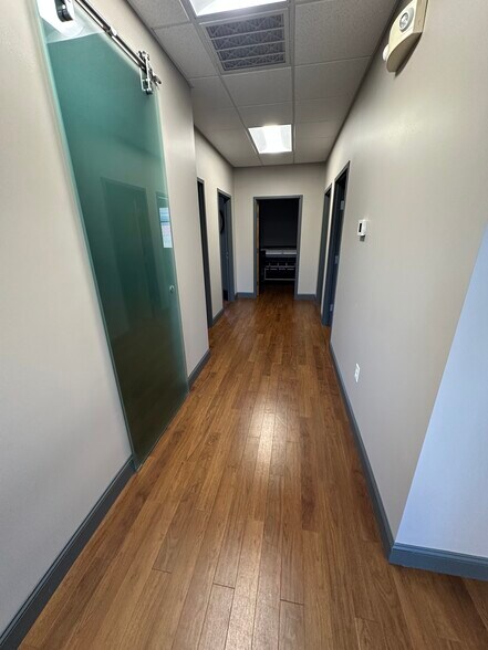 More Photos Of 996 Wilkinson Trce, Bowling Green Office For Sale