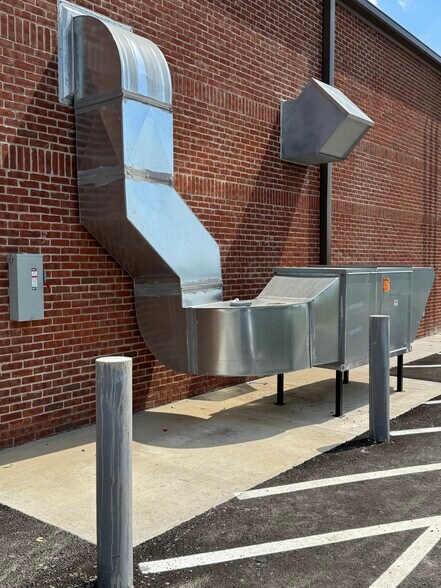 More Photos Of 420 Watson Way, Shelbyville Restaurant For Lease