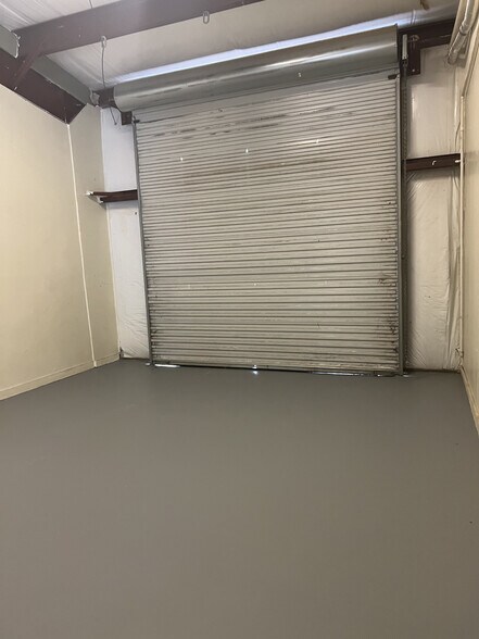 More Photos Of 640 Atlanta St, Barnesville Storefront For Lease