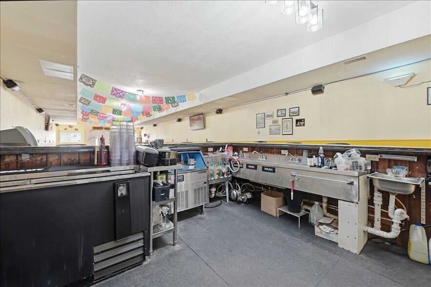 More Photos Of 405 Main St, Silver City Restaurant For Sale