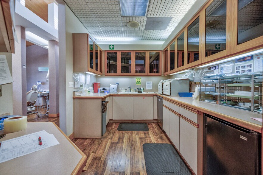 More Photos Of 16336 Whittier Blvd, Whittier Medical For Sale
