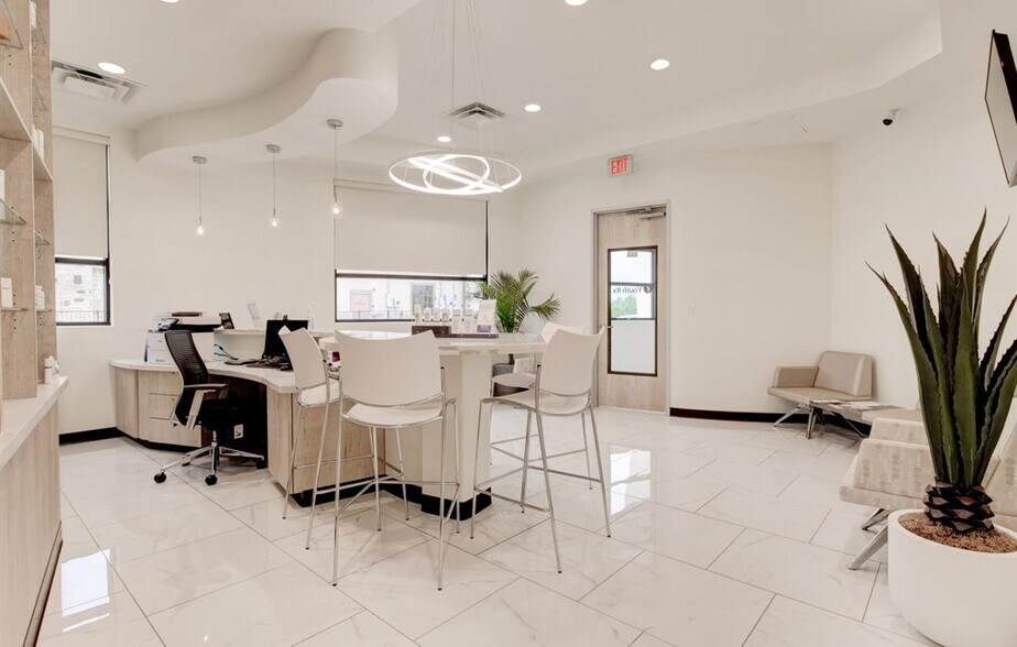More Photos Of 9545 N Beach St, Fort Worth Medical For Lease