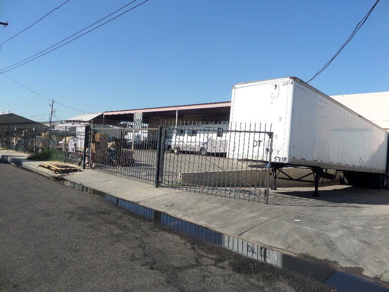 Primary Photo Of 2602 W Holly St, Phoenix Warehouse For Lease