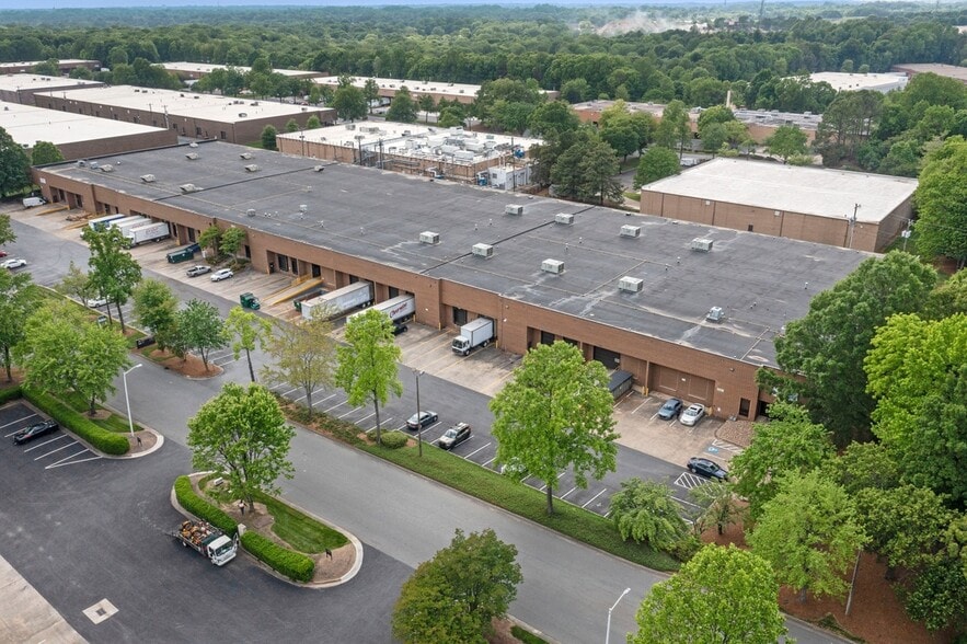 More Photos Of 3801 Woodpark Blvd, Charlotte Warehouse For Lease