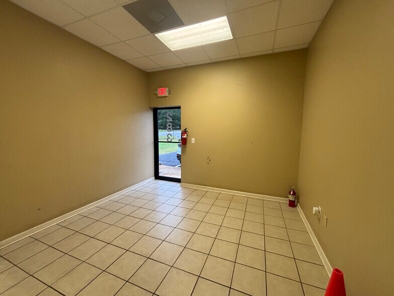 More Photos Of 283 Lakewood Dr, Greenville Warehouse For Lease