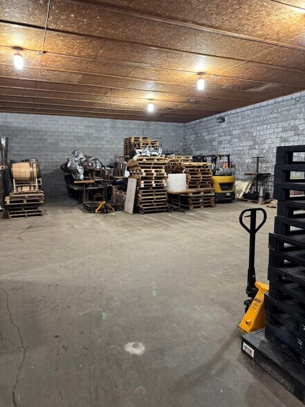 More Photos Of 4-6 Indian Neck Ave, Branford Warehouse For Sale