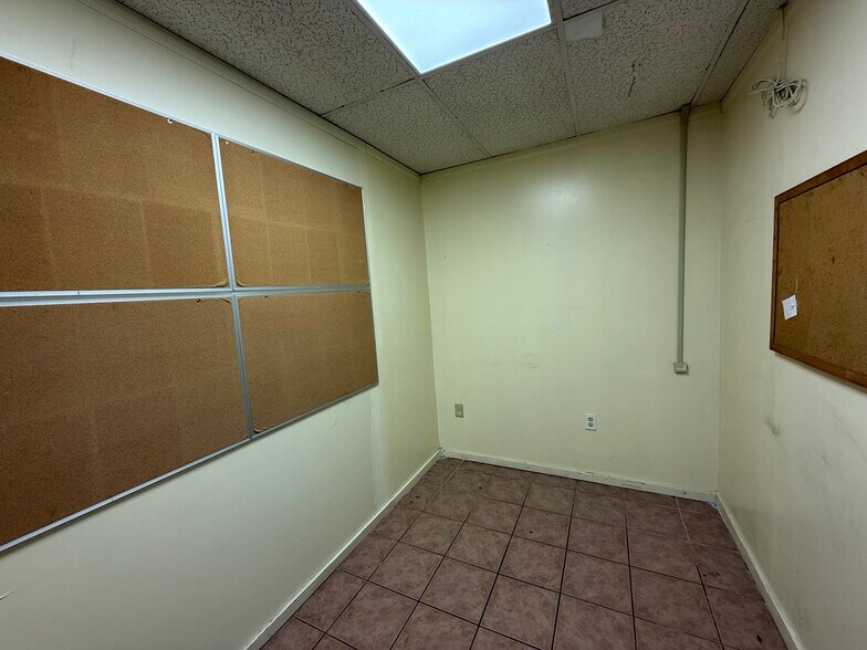 More Photos Of 4001 N American St, Philadelphia Warehouse For Lease