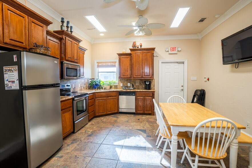 More Photos Of 8475 County Road 156, Kaufman Office For Sale