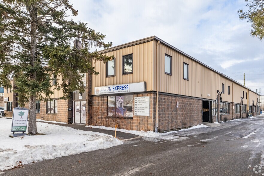 More Photos Of 42 Antares Dr, Ottawa Showroom For Lease