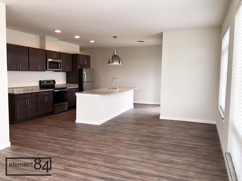 More Photos Of 1482 S 84th St, West Allis Apartments For Lease