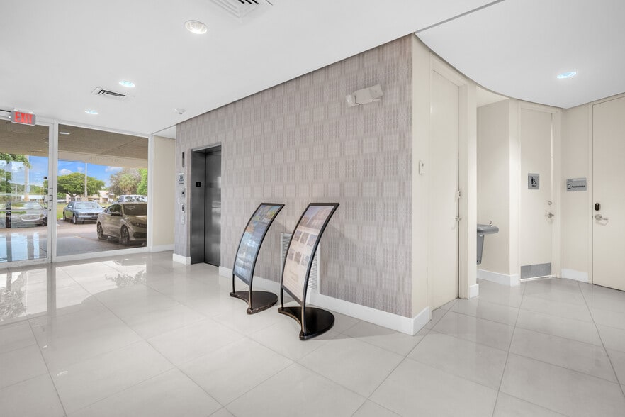 More Photos Of 399 NW 2nd Ave, Boca Raton Office For Lease