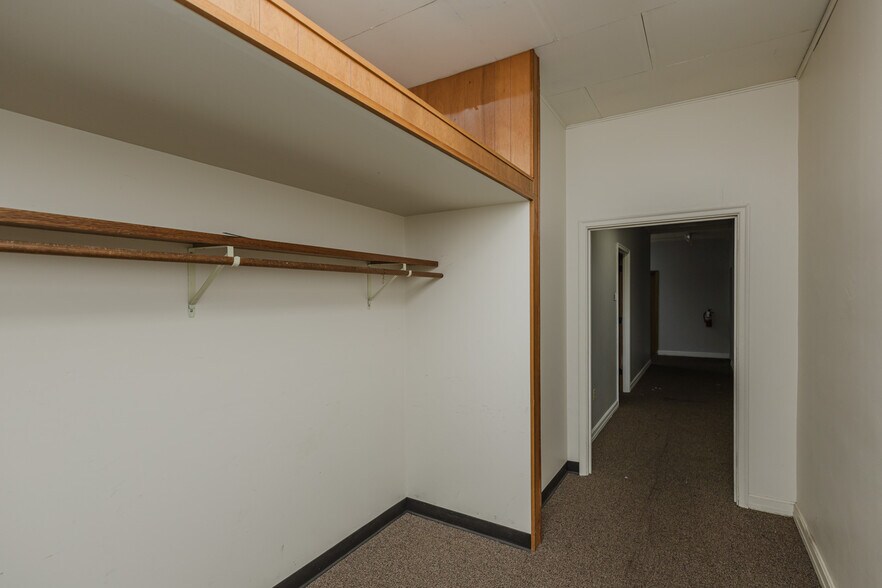 More Photos Of 724 N Main St, Newton Storefront For Sale