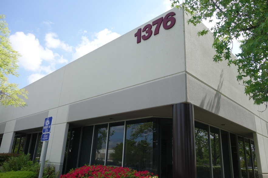 More Photos Of 1376 Lead Hill Blvd, Roseville Flex For Lease