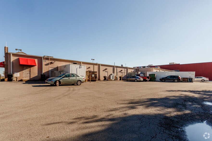 More Photos Of 2327-2369 Memorial Blvd, Murfreesboro Storefront For Sale